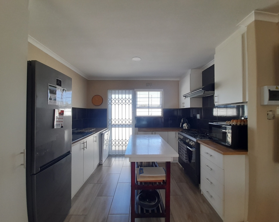 To Let 2 Bedroom Property for Rent in Sunningdale Western Cape